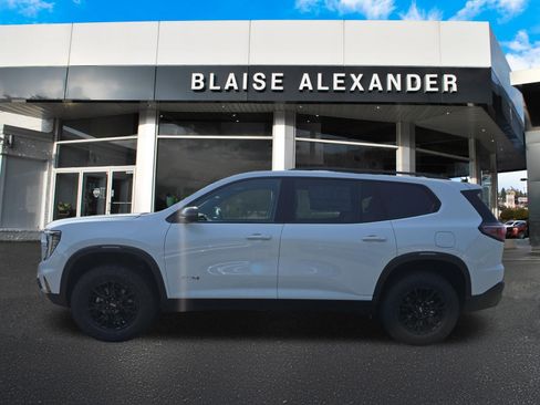 New 2026 GMC Acadia AT4 w/ Luxury Package AWD/4WD image 8