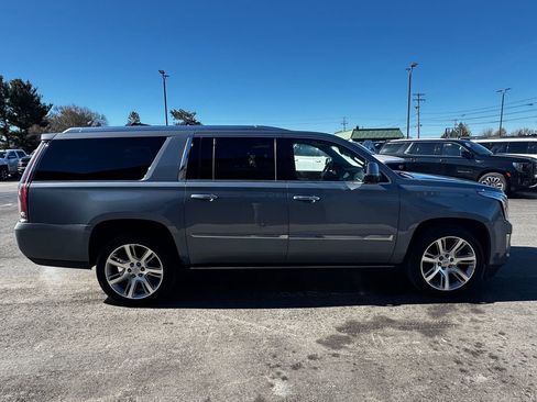 Used 2016 Cadillac Escalade ESV Premium AWD/4WD image 7