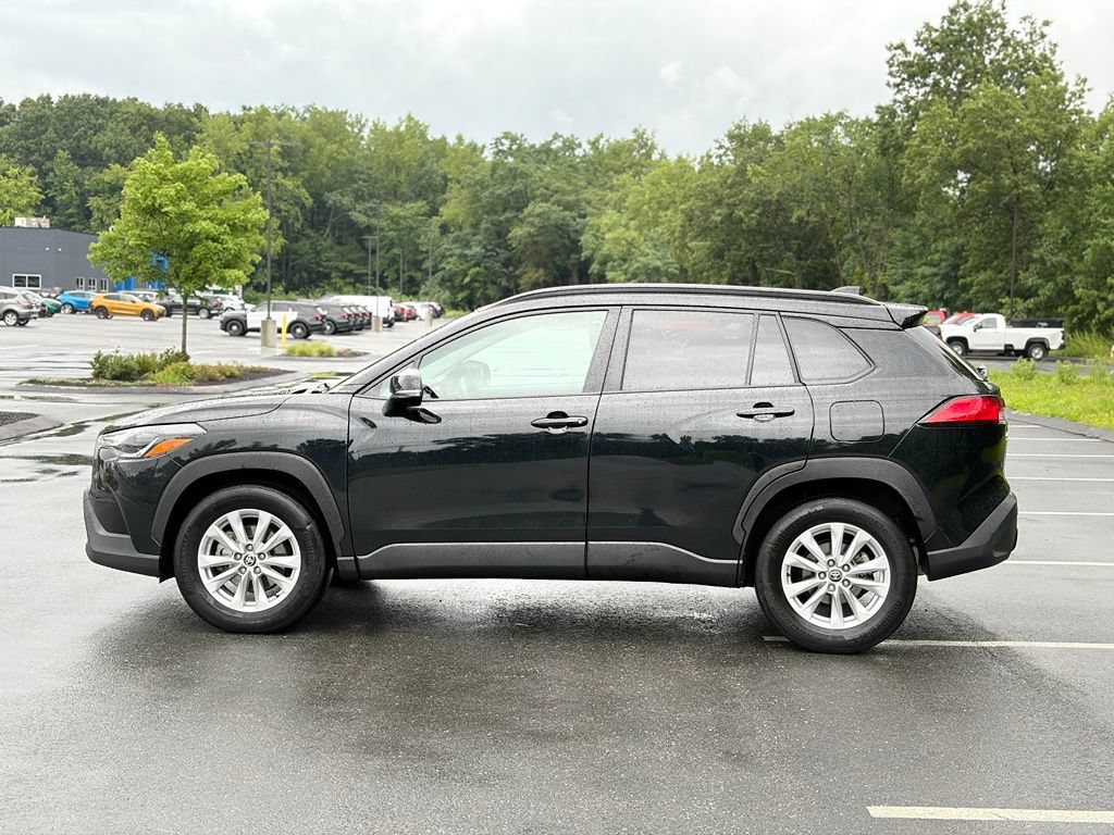 Used 2023 Toyota Corolla Cross LE w/ Moonroof Package AWD/4WD image 3