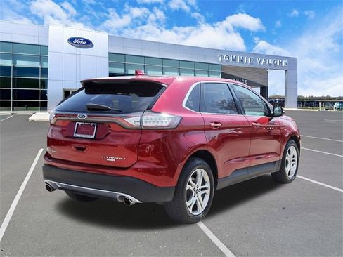 Used 2018 Ford Edge Titanium w/ Technology Package image 4