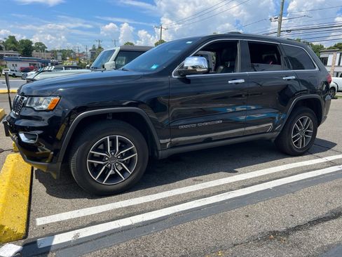 Used 2021 Jeep Grand Cherokee Limited AWD/4WD image 1