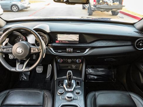 Used 2022 Alfa Romeo Stelvio Sprint image 11