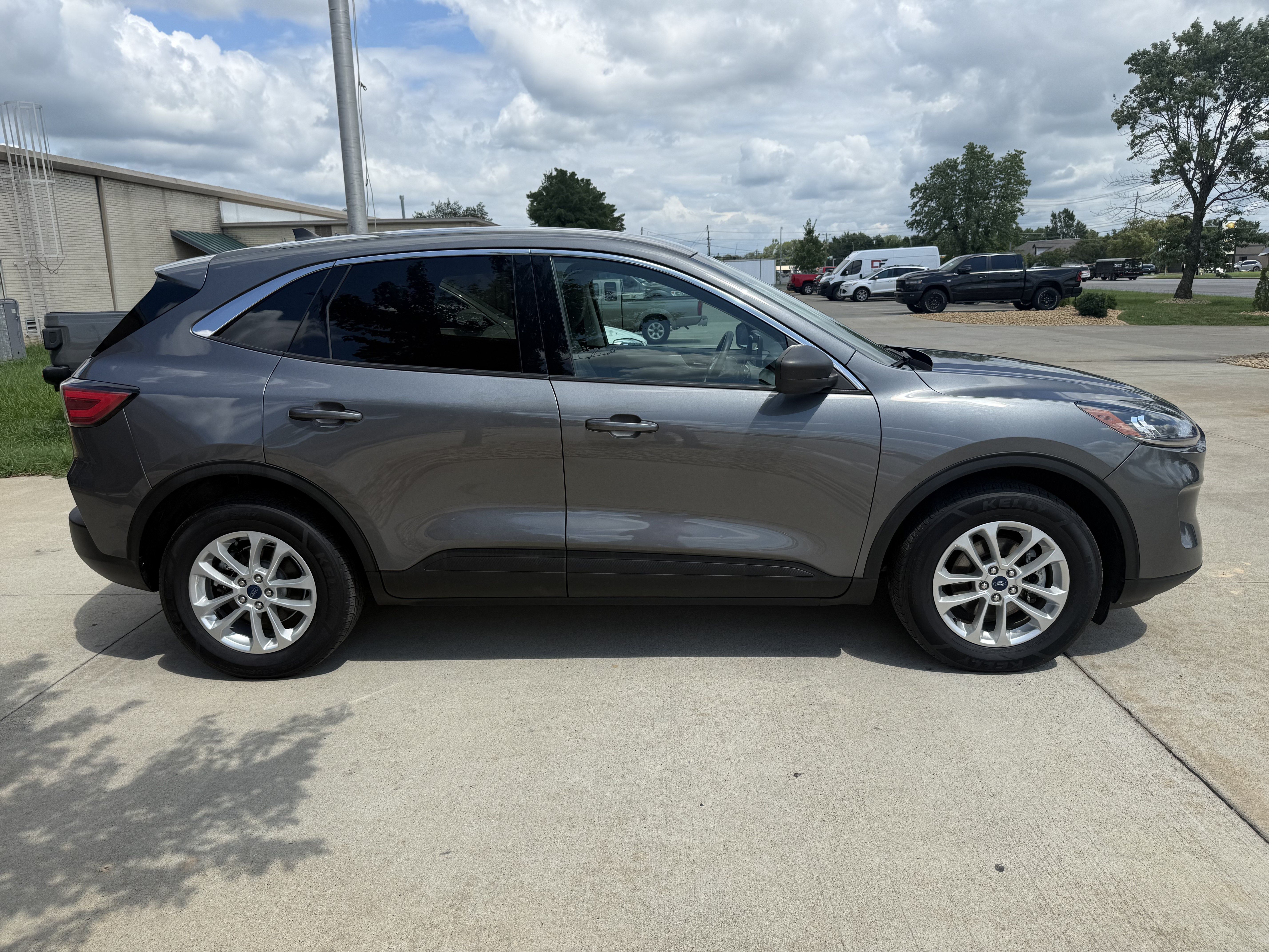Used 2022 Ford Escape SE AWD/4WD image 8