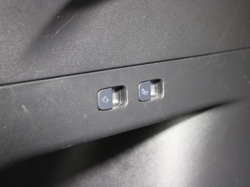 Used 2021 Tesla Model Y Long Range image 20