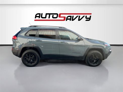 Used 2014 Jeep Cherokee Trailhawk w/ Comfort/Convenience Group image 8