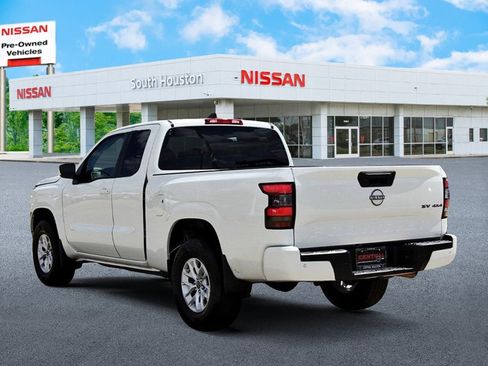 Used 2024 Nissan Frontier SV w/ Technology Package AWD/4WD image 4