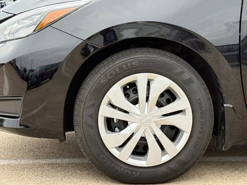 Certified 2025 Nissan Versa S w/ Trunk Package image 6