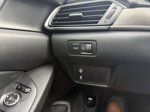 Used 2019 Honda Accord LX image 18