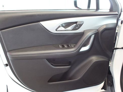 Used 2025 Chevrolet Blazer LT FWD image 33