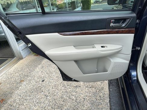 Used 2013 Subaru Legacy 2.5i Limited image 19
