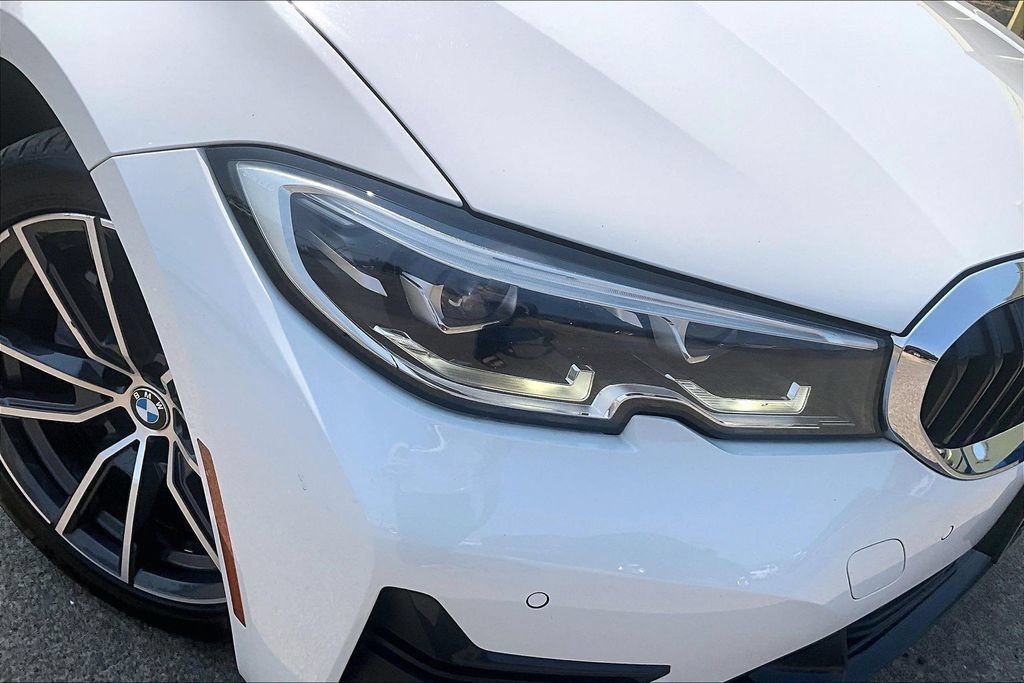 Used 2020 BMW 330i Sedan w/ Premium Package RWD image 26