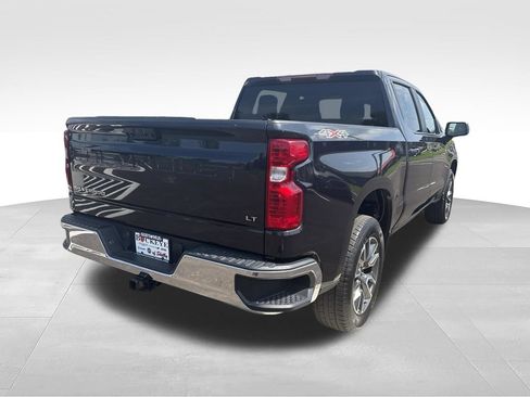 Used 2022 Chevrolet Silverado 1500 LT AWD/4WD image 3