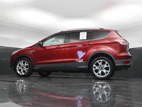 Used 2016 Ford Escape Titanium w/ Equipment Group 301A AWD/4WD image 33