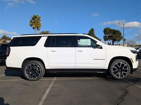 New 2026 Chevrolet Suburban RST w/ RST Capability Package image 7