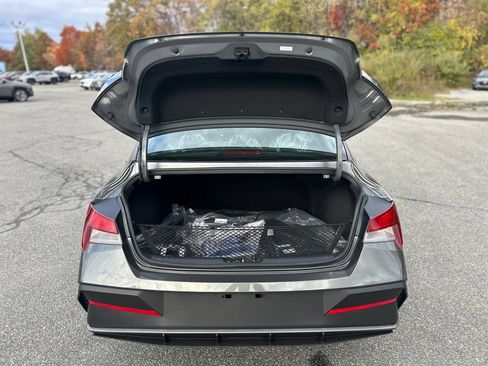 Certified 2026 Hyundai Elantra SE w/ Cargo Package FWD image 11