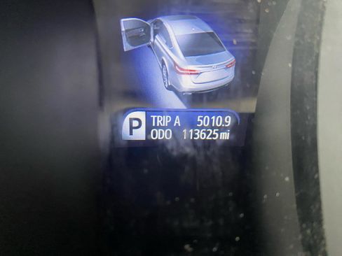 Used 2018 Toyota Avalon XLE w/ All Weather Liner Package image 13