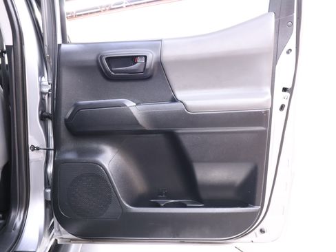 Used 2018 Toyota Tacoma SR image 24