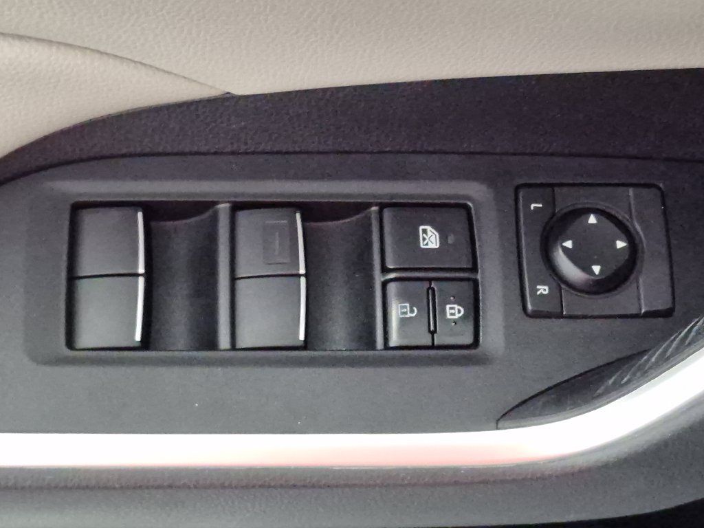 Used 2019 Toyota RAV4 XLE Premium w/ Cold Weather Package AWD/4WD image 16