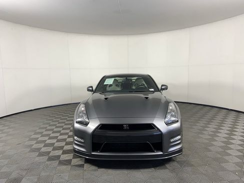 Used 2013 Nissan GT-R Premium image 4