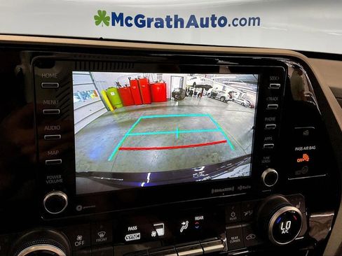 Used 2022 Toyota Highlander XLE image 24