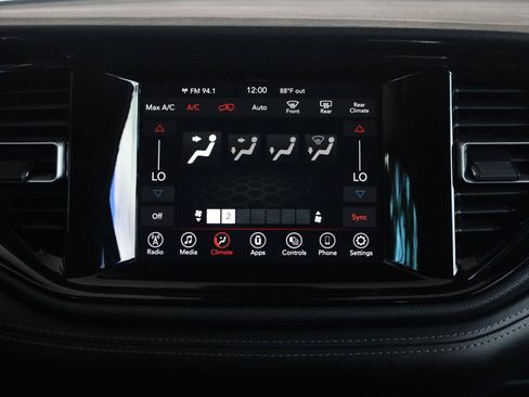 Used 2021 Dodge Durango SXT w/ 3rd Row Seating Group RWD image 38