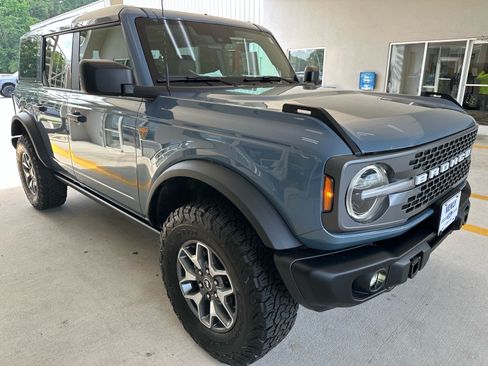 Certified 2025 Ford Bronco Badlands AWD/4WD image 8