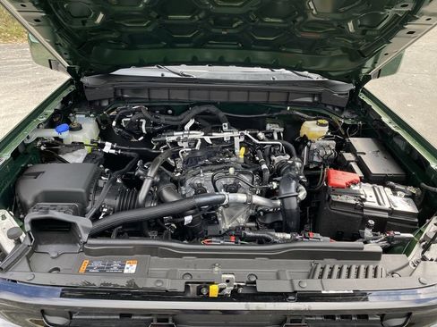 New 2025 Ford Bronco Outer Banks w/ Sasquatch Package AWD/4WD image 54