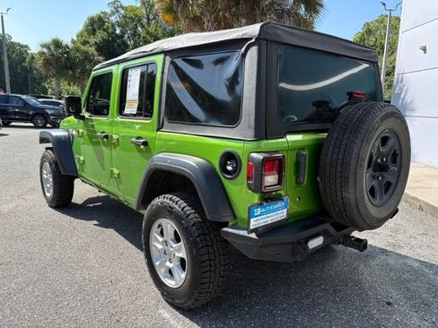 Used 2018 Jeep Wrangler Unlimited Sport AWD/4WD image 3
