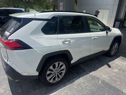 Certified 2022 Toyota RAV4 Limited AWD/4WD image 5