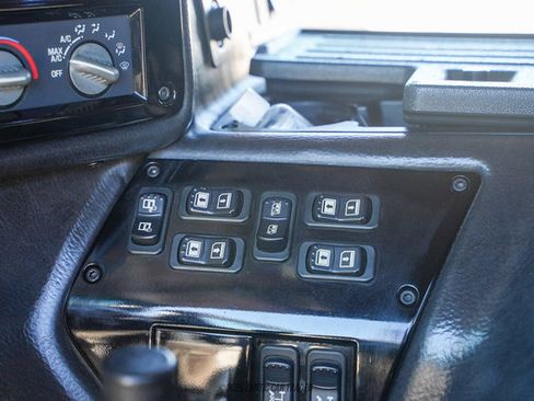 Used 2006 HUMMER H1 4-Door Wagon AWD/4WD image 36