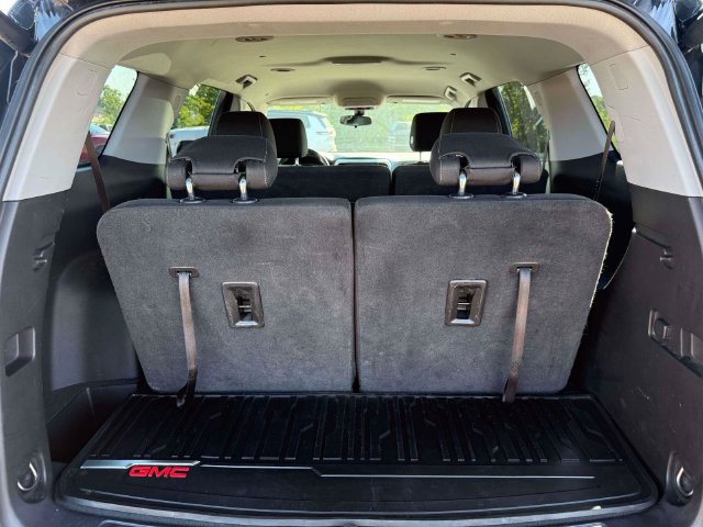 Used 2020 GMC Acadia SLE w/ Driver Convenience Package FWD image 11
