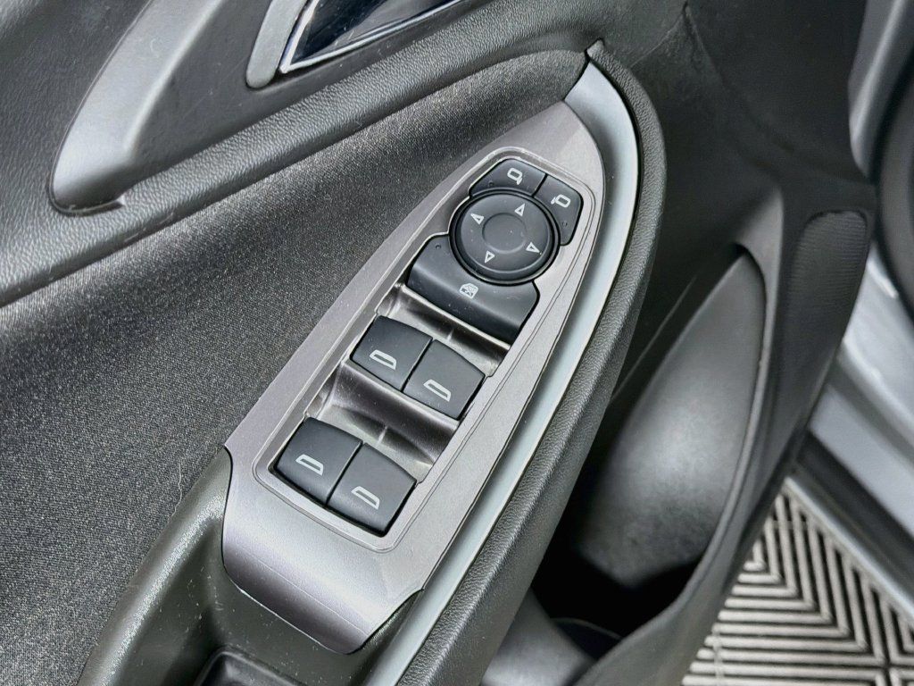 Used 2023 Chevrolet Malibu RS FWD image 17