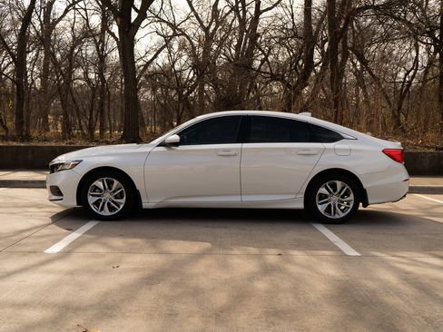 Used 2018 Honda Accord LX image 6
