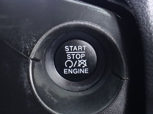 Used 2019 Jeep Compass Limited image 24