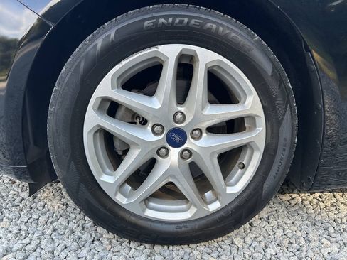Used 2016 Ford Fusion SE FWD image 9