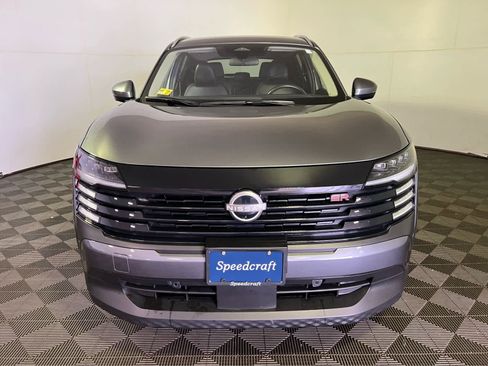 Certified 2025 Nissan Kicks SR image 2