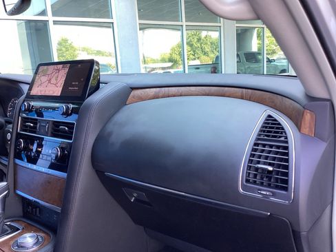 Used 2024 Nissan Armada SL w/ Captain's Chairs Package image 18