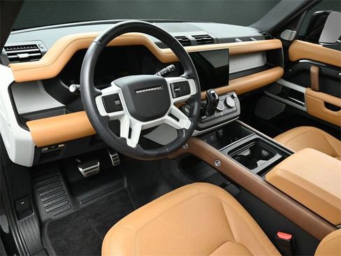 Used 2024 Land Rover Defender 130 S image 10