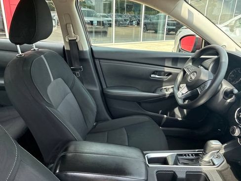 Used 2025 Nissan Sentra SV FWD image 10
