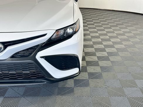 Used 2024 Toyota Camry SE w/ Convenience Package FWD image 9