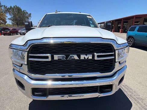 Used 2023 RAM 2500 Tradesman w/ Chrome Appearance Group AWD/4WD image 4