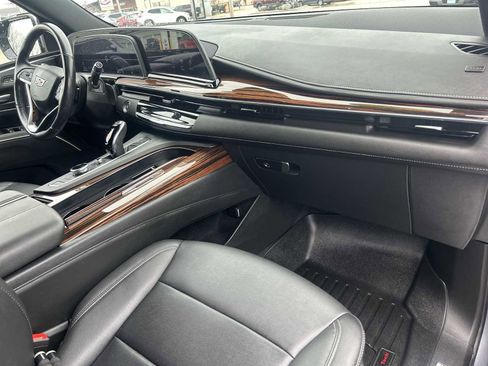 Used 2021 Cadillac Escalade Luxury image 28