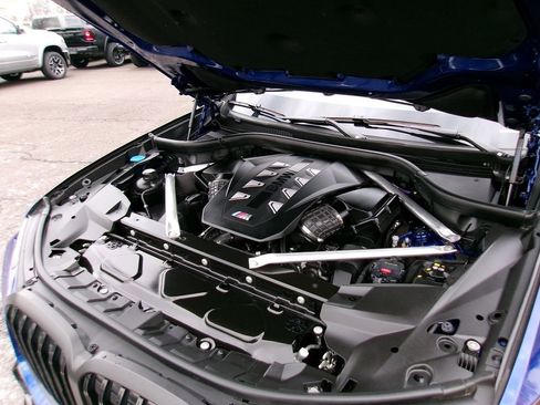 Used 2024 BMW X7 M60i w/ Executive Package image 28