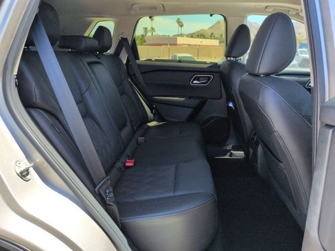 Used 2024 Nissan Rogue Platinum w/ Platinum Premium Package FWD image 16