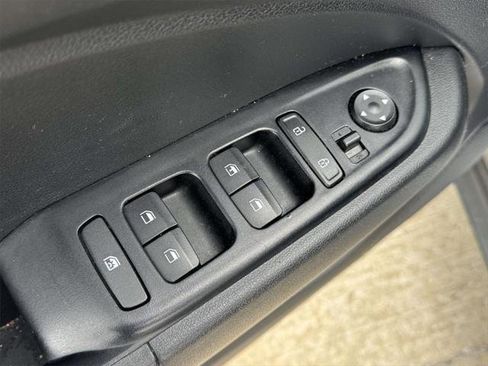 Certified 2023 Hyundai Venue SE image 15