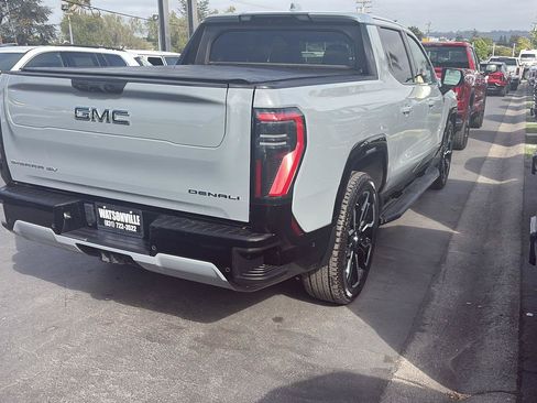 Used 2024 GMC Sierra EV Denali AWD/4WD image 7