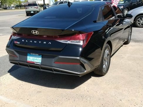 Used 2024 Hyundai Elantra SEL image 4