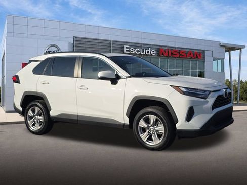 Used 2023 Toyota RAV4 XLE w/ Convenience Package FWD image 1