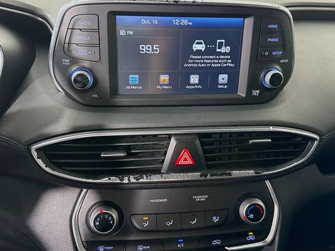 Used 2019 Hyundai Santa Fe SE image 18