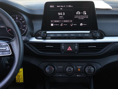 Used 2023 Kia Forte LXS FWD image 6